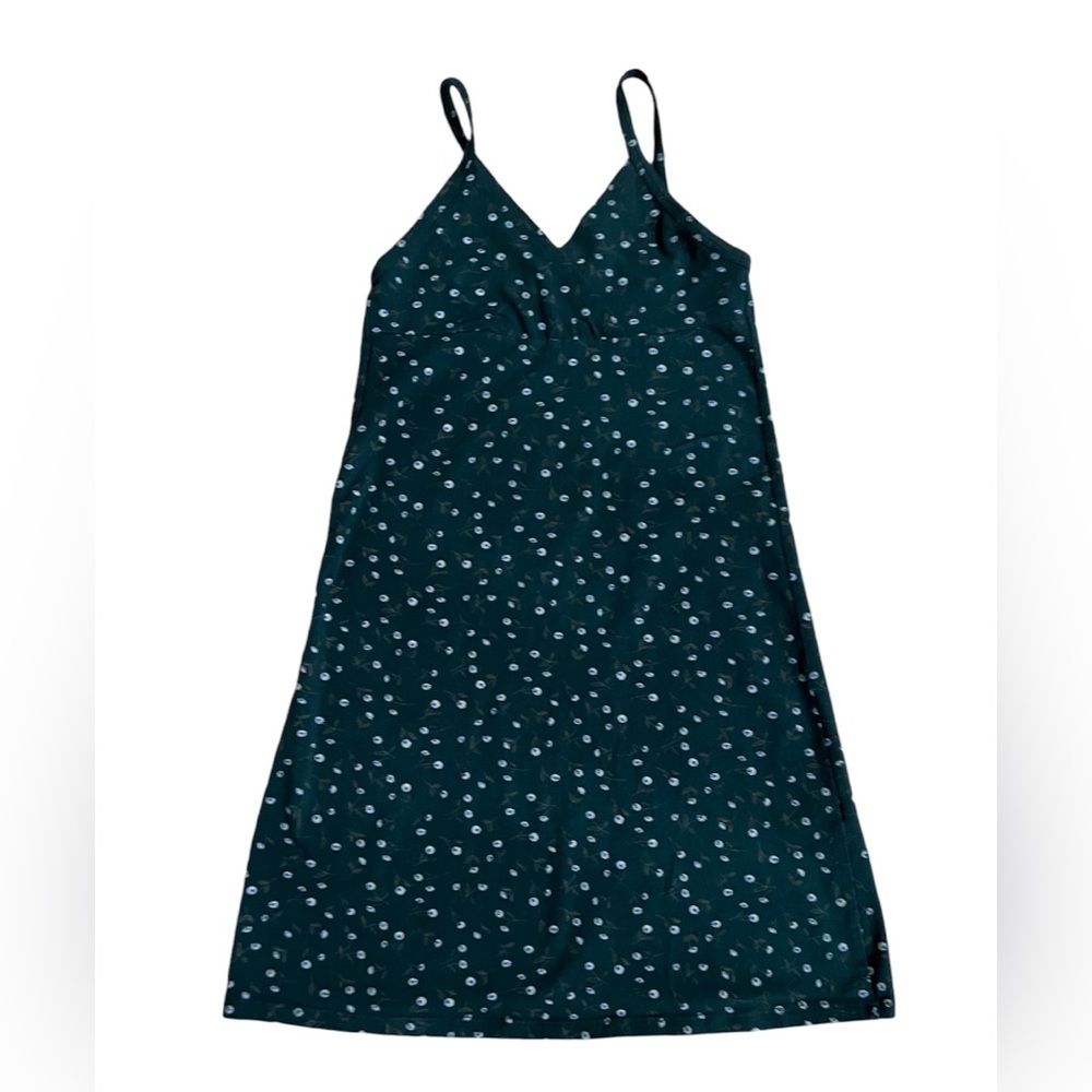 Brandy Melville OS Dress in Dark Green. Perfect for Spring/Summer!